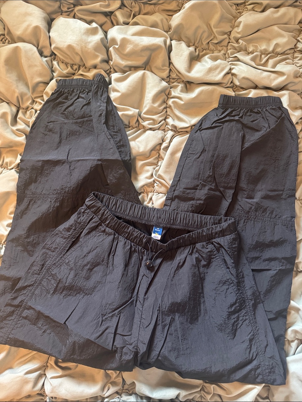 Women’s Black Old Navy Lightweight Parachute Pants